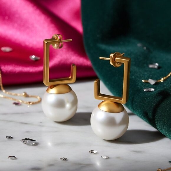 🆕️ Modern Classic Elegance: 18K Gold Plated Stainless Steel Pearl Drop Earrings - Picture 10 of 10